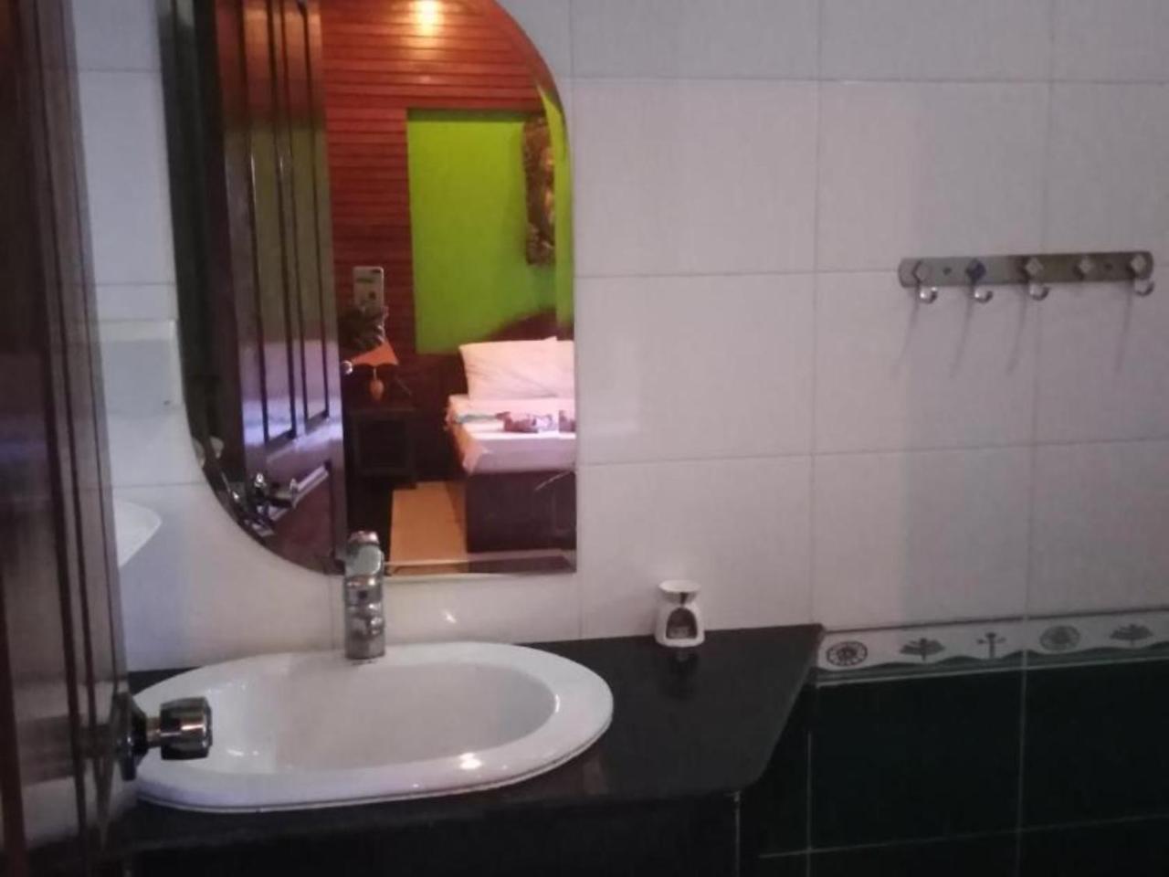 Latinos Hostel Siem Reap Esterno foto